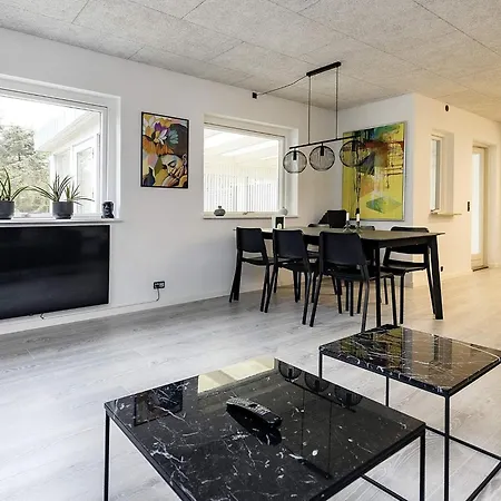 4 Star In Vaeggerlose-by Traum